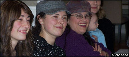 With the Men in New York, Chabad-Lubavitch Women Organize Special Programs With the Men in New York, Chabad-Lubavitch Women Organize Special Programs